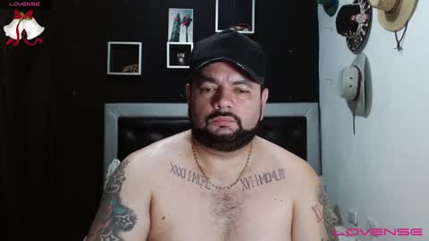 Snapshot of perverseveteranmanxxx chatting on December 27, 3:20 am Carlos online show from December 27, 3:20 am