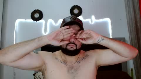 Snapshot of perverseveteranmanxxx chatting on September 20, 1:56 pm Carlos online show from September 20, 1:56 pm