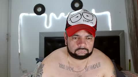 Snapshot of perverseveteranmanxxx chatting on October 13, 4:56 am Carlos online show from October 13, 4:56 am