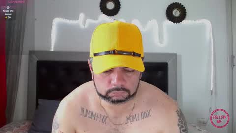 Snapshot of perverseveteranmanxxx chatting on October 21, 3:57 pm Carlos online show from October 21, 3:57 pm