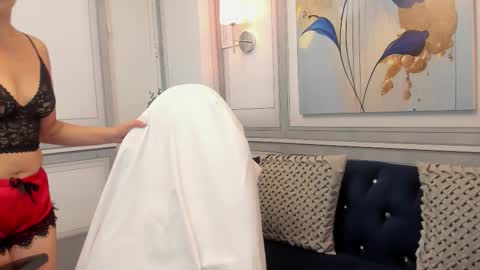 Mia online show from February 15, 7:51 am