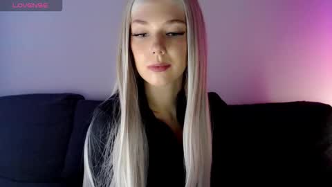 Isabella online show from December 17, 7:14 am