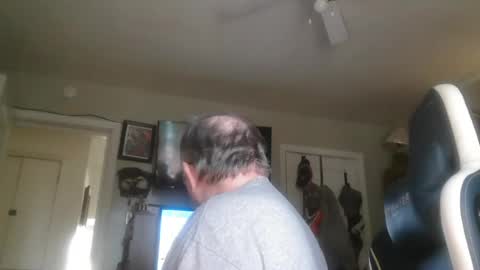 Snapshot of peterinohio57 chatting on July 25, 12:03 pm peterinohio57 online show from July 25, 12:03 pm