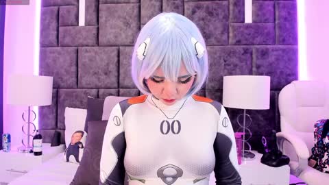 Snapshot of petit_rosseowo chatting on January 24, 11:12 pm Im Rosse but u can call me Rossie or Rosita . online show from January 24, 11:12 pm