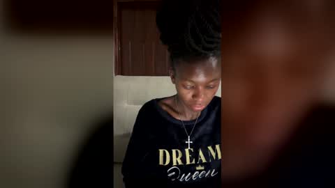 Snapshot of petite_divah254 chatting on February 1, 6:06 pm petite_divah254 online show from February 1, 6:06 pm