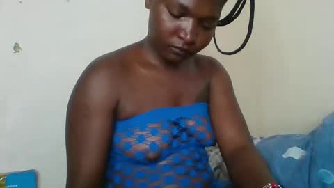 petite_shan online show from February 4, 6:52 am