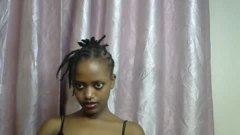 Snapshot of petite_star2 chatting on January 6, 5:33 am petite_star2 online show from January 6, 5:33 am