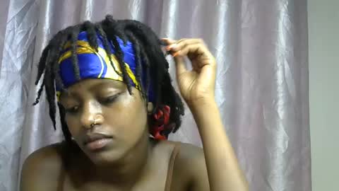 Snapshot of petite_star2 chatting on January 8, 9:17 pm petite_star2 online show from January 8, 9:17 pm