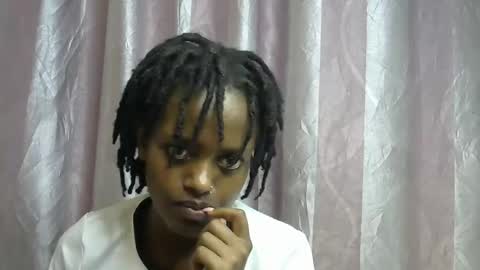 Snapshot of petite_star2 chatting on January 12, 10:37 pm petite_star2 online show from January 12, 10:37 pm