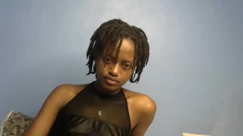 Snapshot of petite_star2 chatting on February 1, 11:25 pm petite_star2 online show from February 1, 11:25 pm