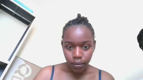 Snapshot of petiteblackjuicy chatting on June 29, 10:26 am Amara online show from June 29, 10:26 am