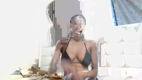 Snapshot of petiteblackjuicy chatting on July 9, 11:53 pm Amara online show from July 9, 11:53 pm