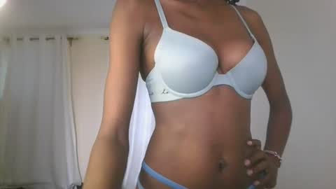 Snapshot of petiteblackjuicy chatting on July 21, 12:29 pm Amara online show from July 21, 12:29 pm