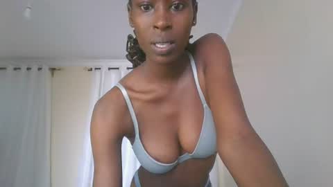 Snapshot of petiteblackjuicy chatting on July 22, 1:03 pm Amara online show from July 22, 1:03 pm