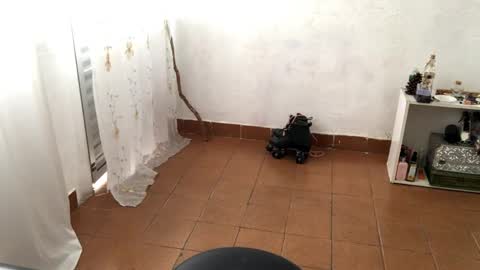 Mlian online show from April 1, 4:04 pm