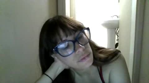Snapshot of petitedoll30 chatting on April 28, 2:27 am Petitedoll30 online show from April 28, 2:27 am