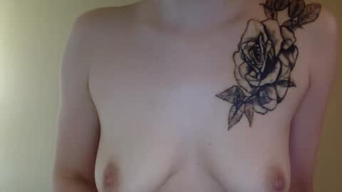 petitegirl467 online show from April 26, 8:39 pm