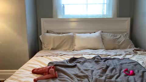 Bella online show from April 13, 9:09 pm