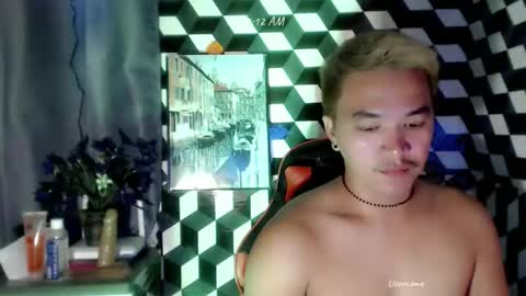 Snapshot of petitehugecockxnxxx chatting on October 19, 2:12 am Call me jake online show from October 19, 2:12 am
