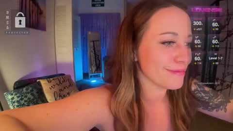 Snapshot of petitejewel chatting on December 13, 8:51 am Jules online show from December 13, 8:51 am