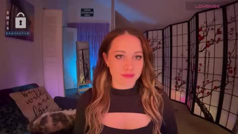 Snapshot of petitejewel chatting on December 16, 6:32 am Jules online show from December 16, 6:32 am