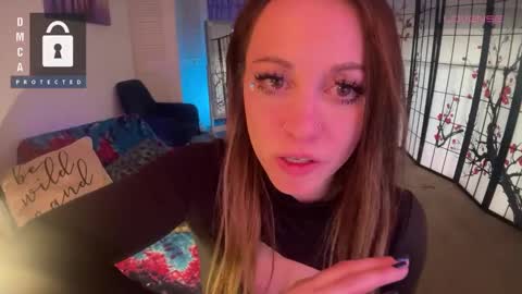 Snapshot of petitejewel chatting on December 31, 5:29 pm Jules online show from December 31, 5:29 pm