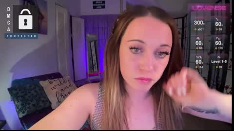 Snapshot of petitejewel chatting on January 8, 11:10 am Jules online show from January 8, 11:10 am