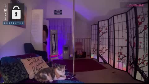 Snapshot of petitejewel chatting on January 10, 10:50 am Jules online show from January 10, 10:50 am