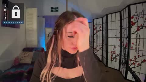 Snapshot of petitejewel chatting on February 20, 12:15 pm Jules online show from February 20, 12:15 pm