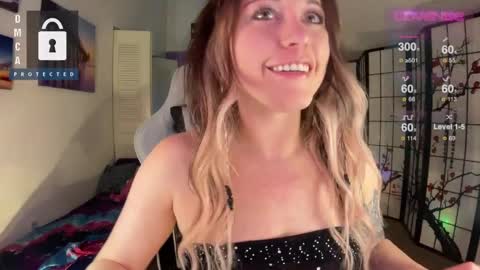 Snapshot of petitejewel chatting on March 5, 10:33 am Jules online show from March 5, 10:33 am