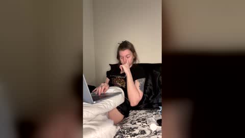 I am very new and dont know what im doing lol online show from April 15, 7:58 pm