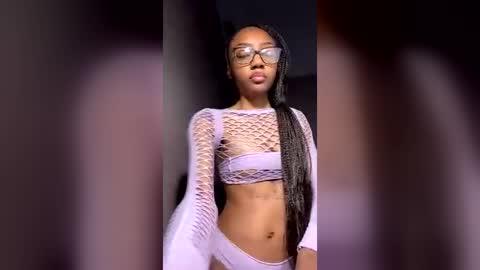 petitetingz online show from June 28, 6:52 am