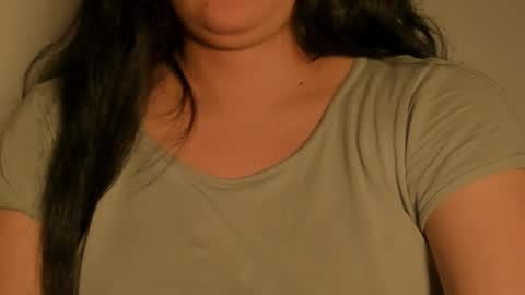 Snapshot of petitgirl_ chatting on November 12, 2:12 am J A S S online show from November 12, 2:12 am