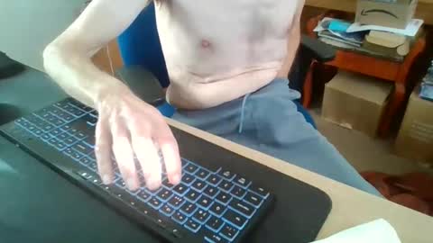 petitwilly online show from November 26, 9:21 am