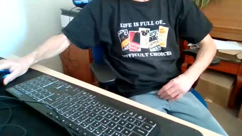 petitwilly online show from March 19, 9:35 am