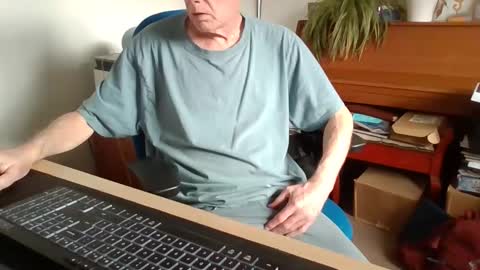 petitwilly online show from April 21, 11:38 am