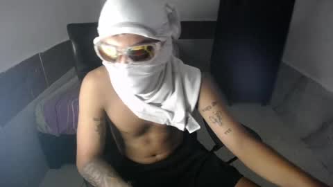 petty_boy777 online show from April 28, 6:57 pm