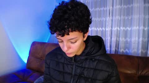 Peyton online show from December 4, 4:10 am
