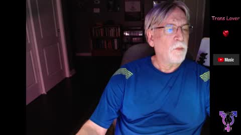 Snapshot of pghk2000 chatting on February 8, 8:42 am George online show from February 8, 8:42 am