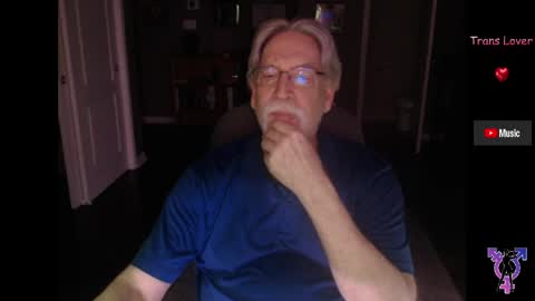 Snapshot of pghk2000 chatting on June 7, 2:27 am George online show from June 7, 2:27 am