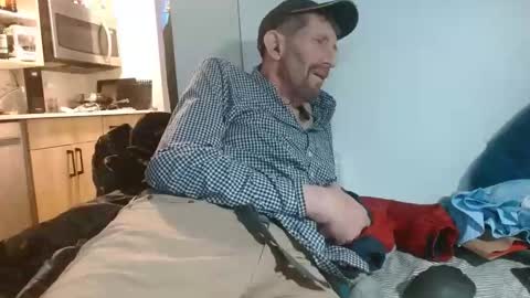 Snapshot of pgrower chatting on February 2, 10:08 pm pgrower online show from February 2, 10:08 pm