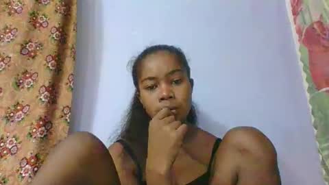 phania185885 online show from March 27, 10:37 am