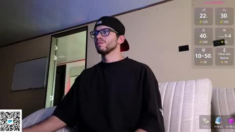 phantom_bigger1 online show from March 26, 5:29 pm