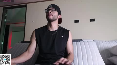 phantom_bigger1 online show from April 1, 4:48 pm