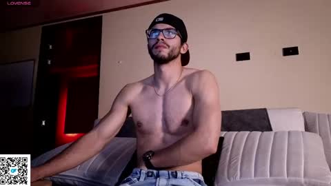 phantom_bigger1 online show from April 6, 4:46 am