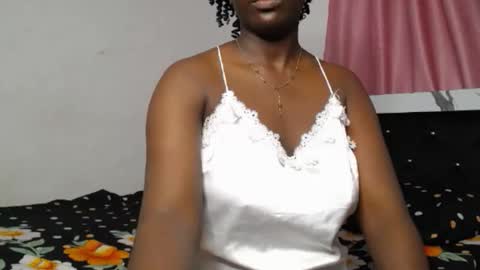 Snapshot of phat_pussylips chatting on October 7, 2:09 am tatiana online show from October 7, 2:09 am