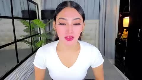Snapshot of phenomenal_ivy chatting on June 5, 2:56 pm phenomenal_ivy online show from June 5, 2:56 pm