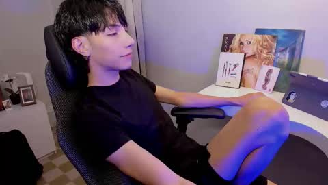 Phil.   INDEPENDENT MODEL online show from March 22, 2:48 am