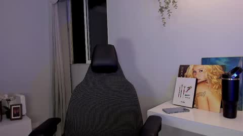 Phil.   INDEPENDENT MODEL online show from April 8, 3:28 am