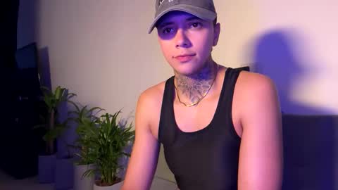 PHILLIP online show from February 3, 12:10 pm